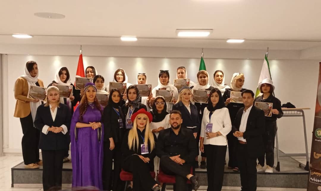 مرکز تخصصی اکستنشن مو سها حسنی در قزوین